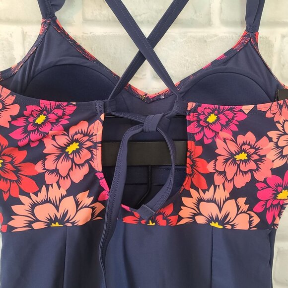 Downeast One Piece Swimsuit Modest Floral Ruffle NEW Small Beach Soft Cup - Picture 7 of 7